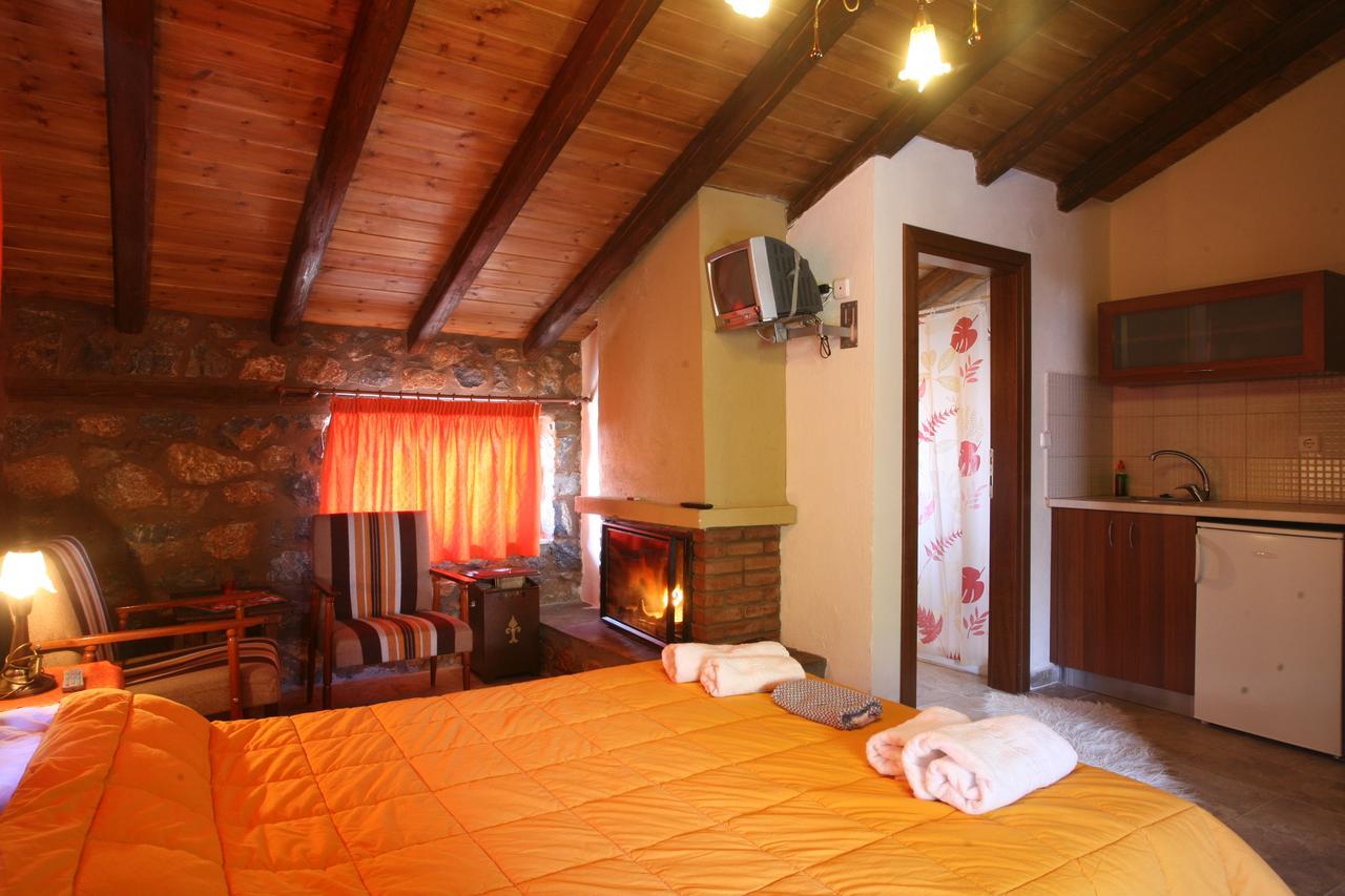 Eleni'S Guesthouse Paleósz Ájosz Athanásziosz Kültér fotó